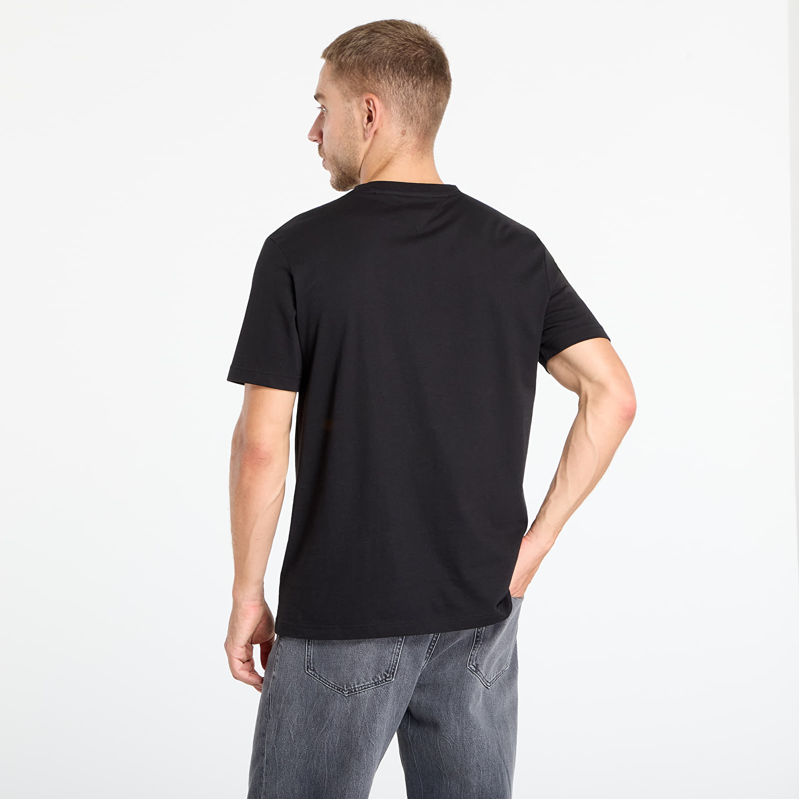T-shirts Tommy Hilfiger Linear Flag Graphic Tee Black