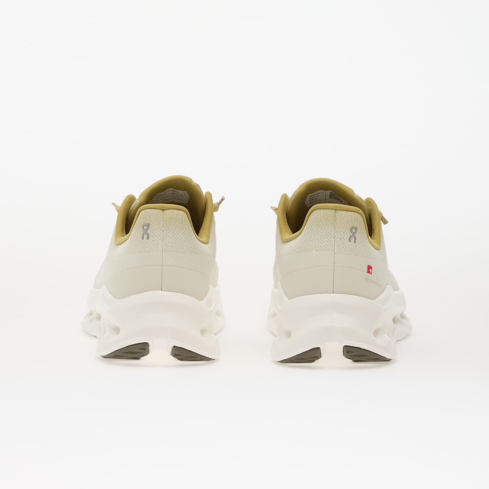 Men's sneakers and shoes On M Cloudtilt Caper/ Ghost