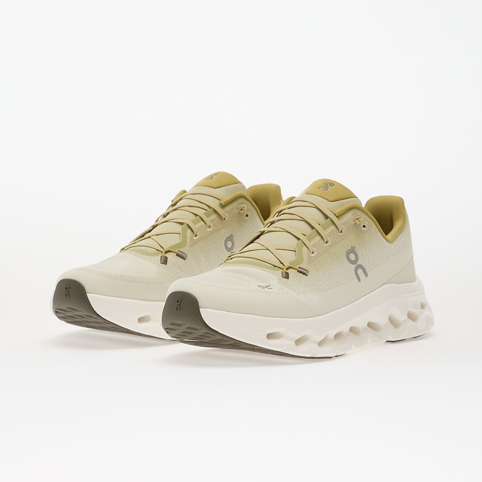Men's sneakers and shoes On M Cloudtilt Caper/ Ghost