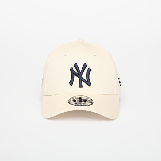 Kšiltovka New Era New York Yankees 9FORTY Side Patch Light Cream