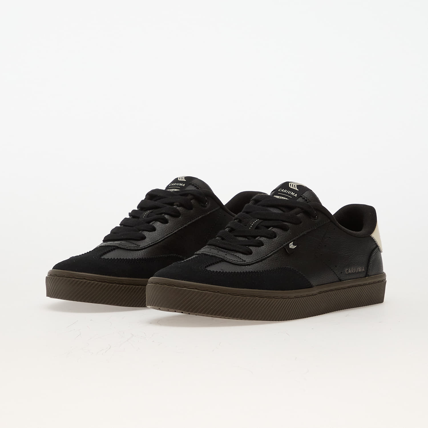 Men's sneakers and shoes Cariuma M Toca Teak Black
