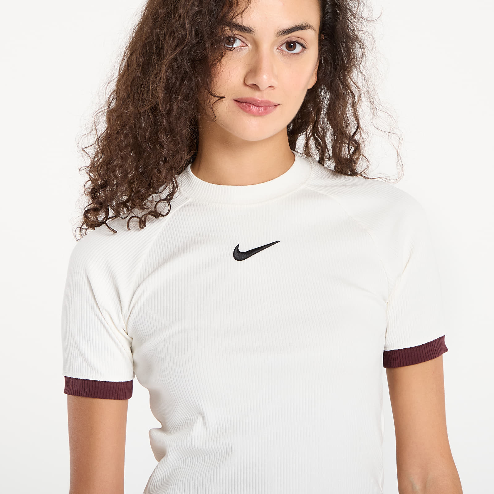 Топове Nike W Ss Fitted Top Sail/ Burgundy Crush