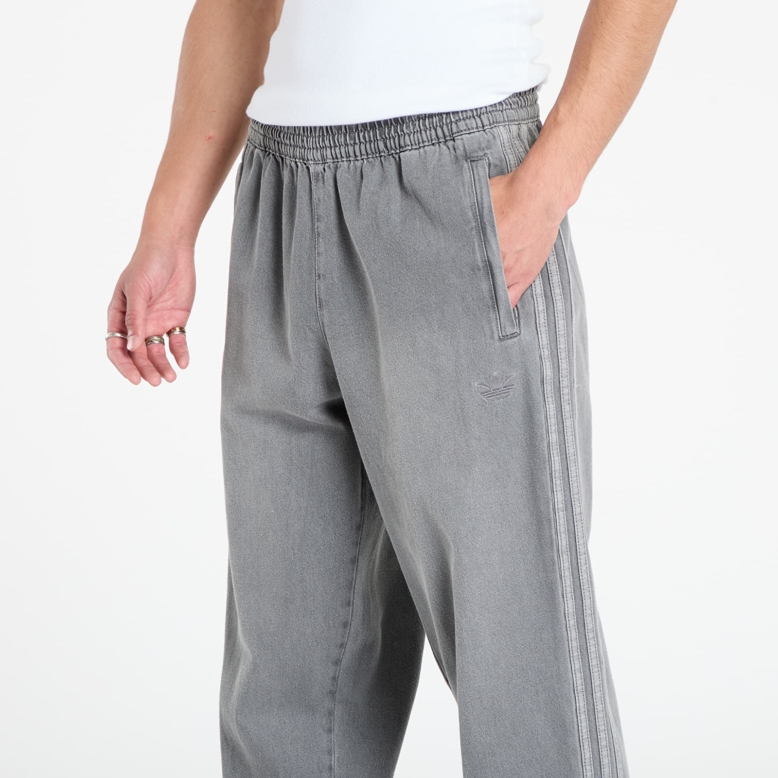 Vaqueros para hombre adidas Denim Trackpant Light Denim
