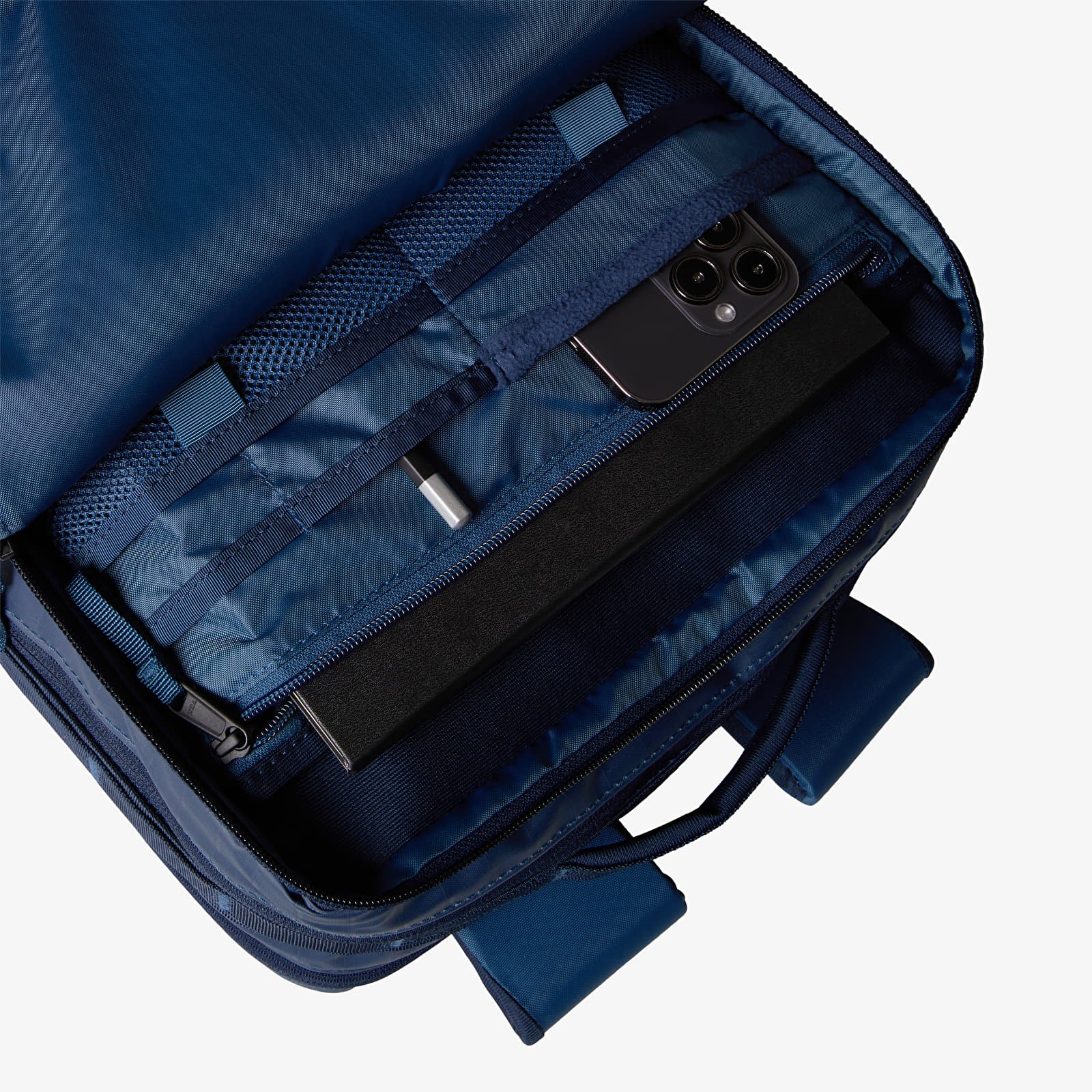 Мъжки раници The North Face Base Camp Voyager Daypack Shady Blue/ Summit Navy