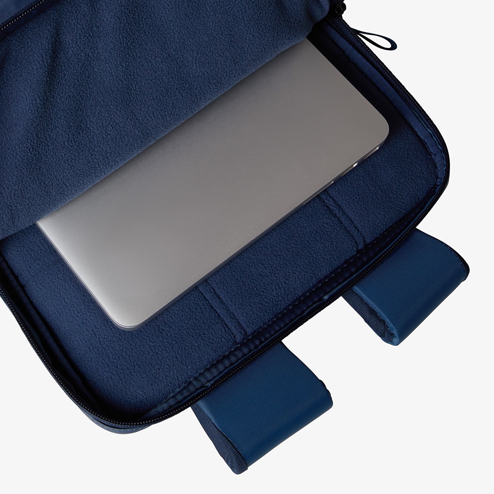 Мъжки раници The North Face Base Camp Voyager Daypack Shady Blue/ Summit Navy