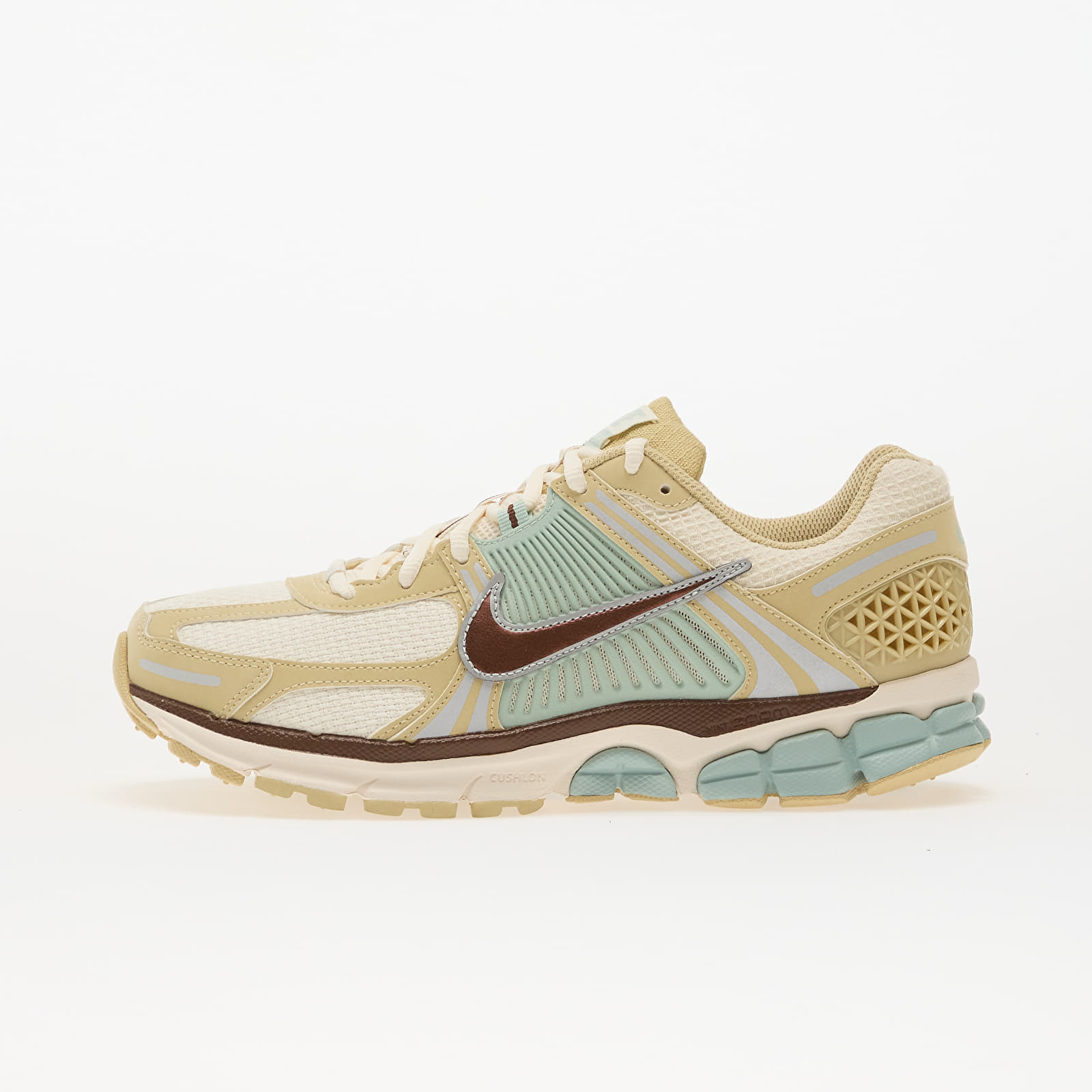 Men's sneakers and shoes Nike Zoom Vomero 5 Se Team Gold/ Fauna Brown-Pale Ivory-Seafoam-Mtlc Platinum-Mtlc Platinum