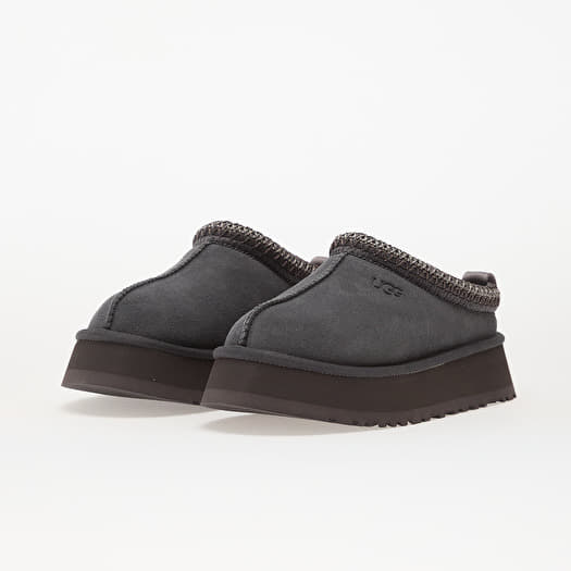UGG W TOMI スニーカー ブラック 6 楽天市場】ugg スニーカー（カラーブラック）（靴）の通販