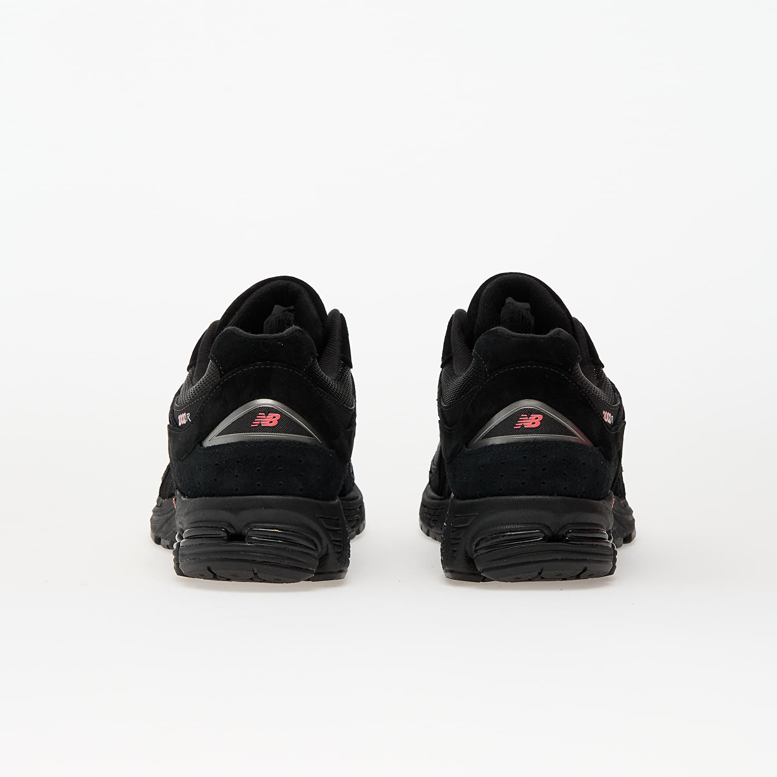 Men's sneakers and shoes New Balance 2002R Black