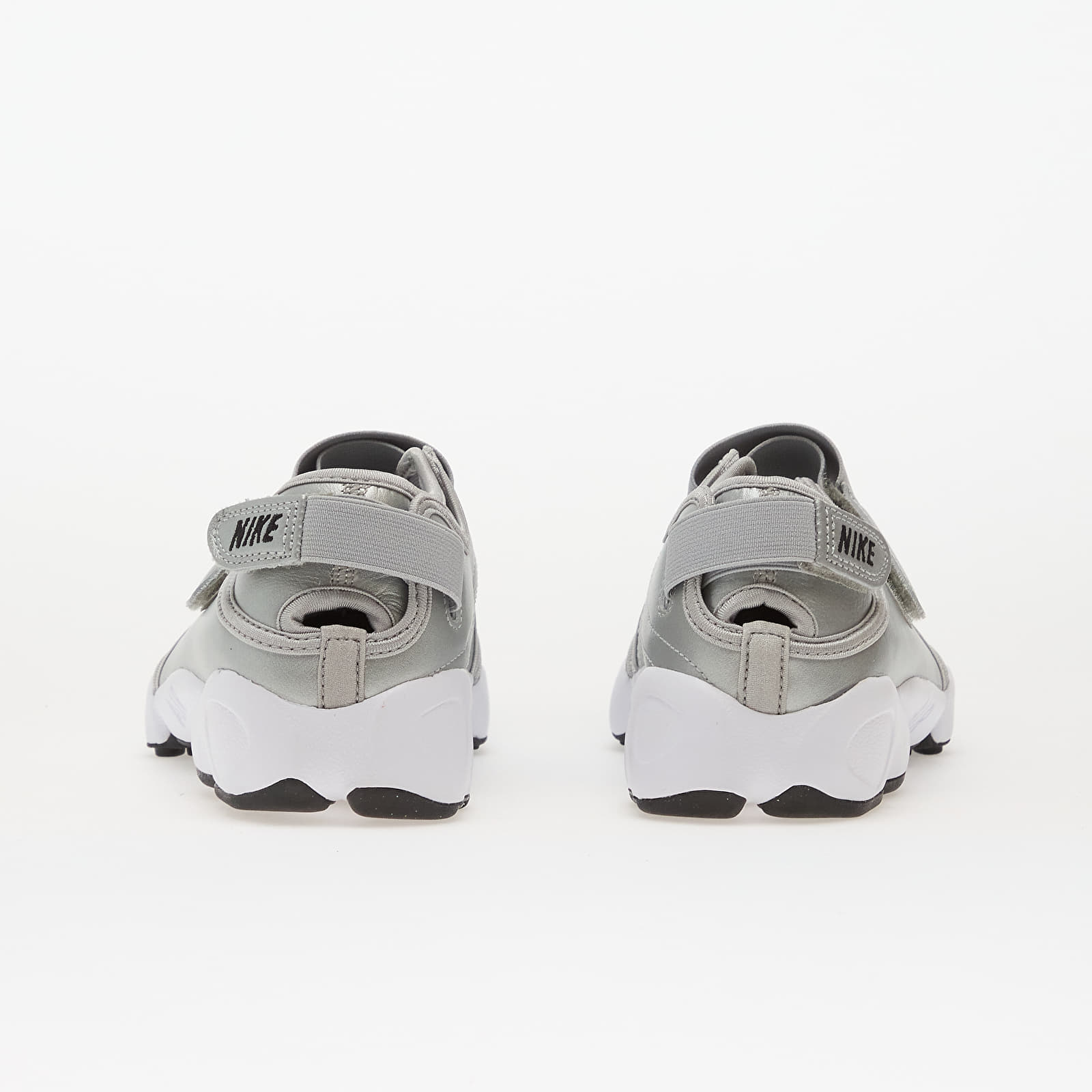 Γυναικεία παπούτσια Nike W Air Rift Mtlc Silver/ Sail-Black
