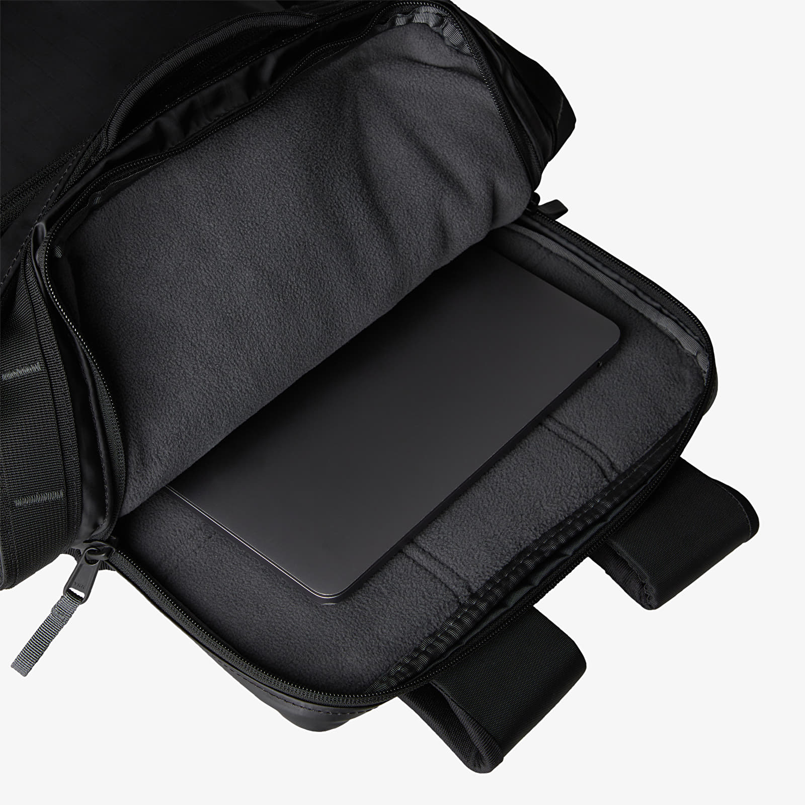 Мъжки раници The North Face Base Camp Voyager Daypack TNF Black/ Asphalt Grey