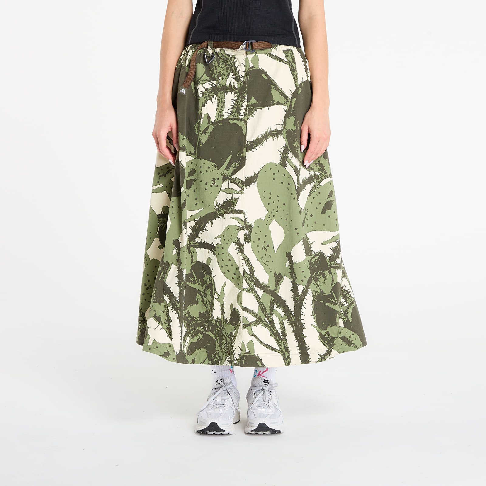 Saias de mulher Nike ACG "Smith Summit" Women's Skirt Lt Khaki/ Cargo Khaki/ Summit White