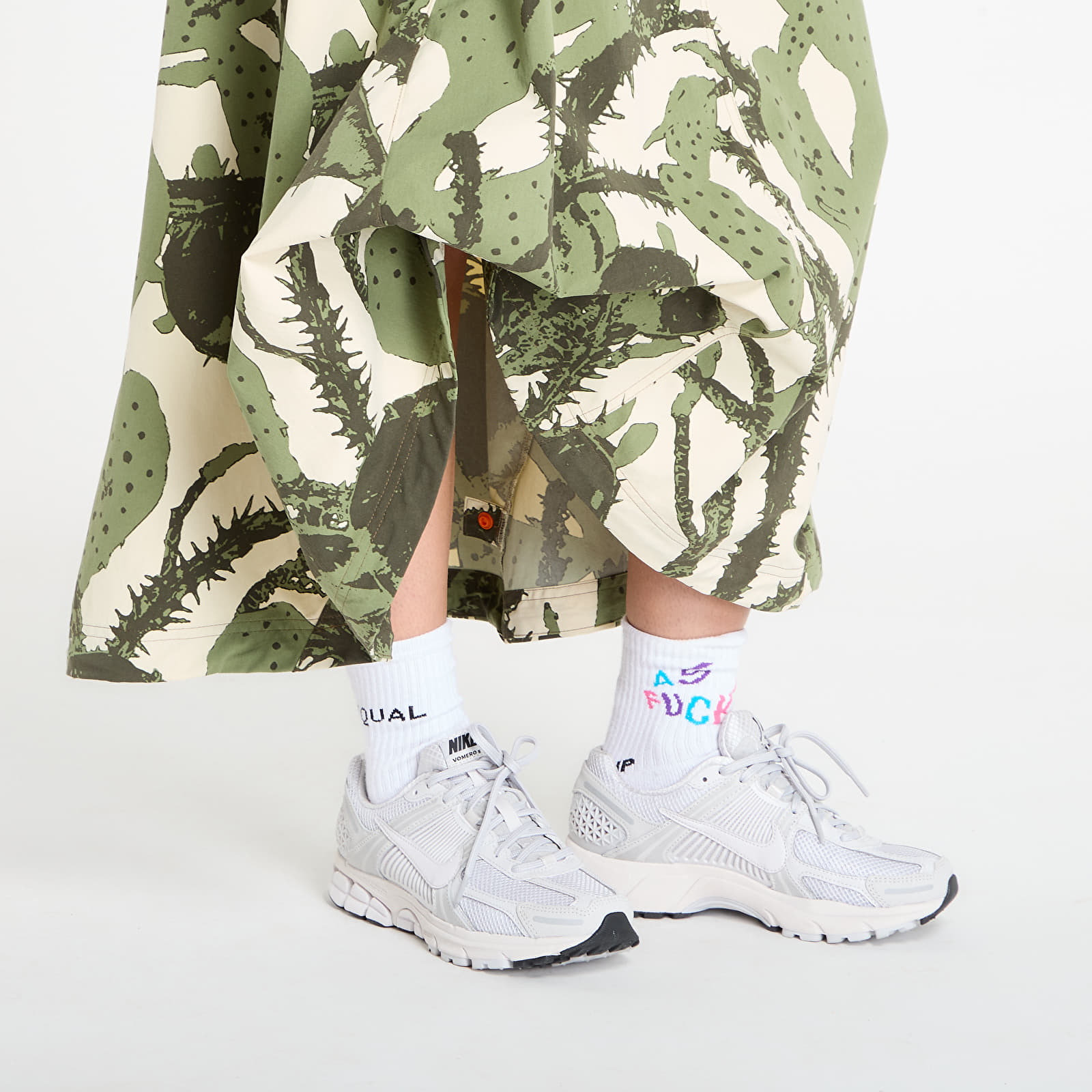Saias de mulher Nike ACG "Smith Summit" Women's Skirt Lt Khaki/ Cargo Khaki/ Summit White