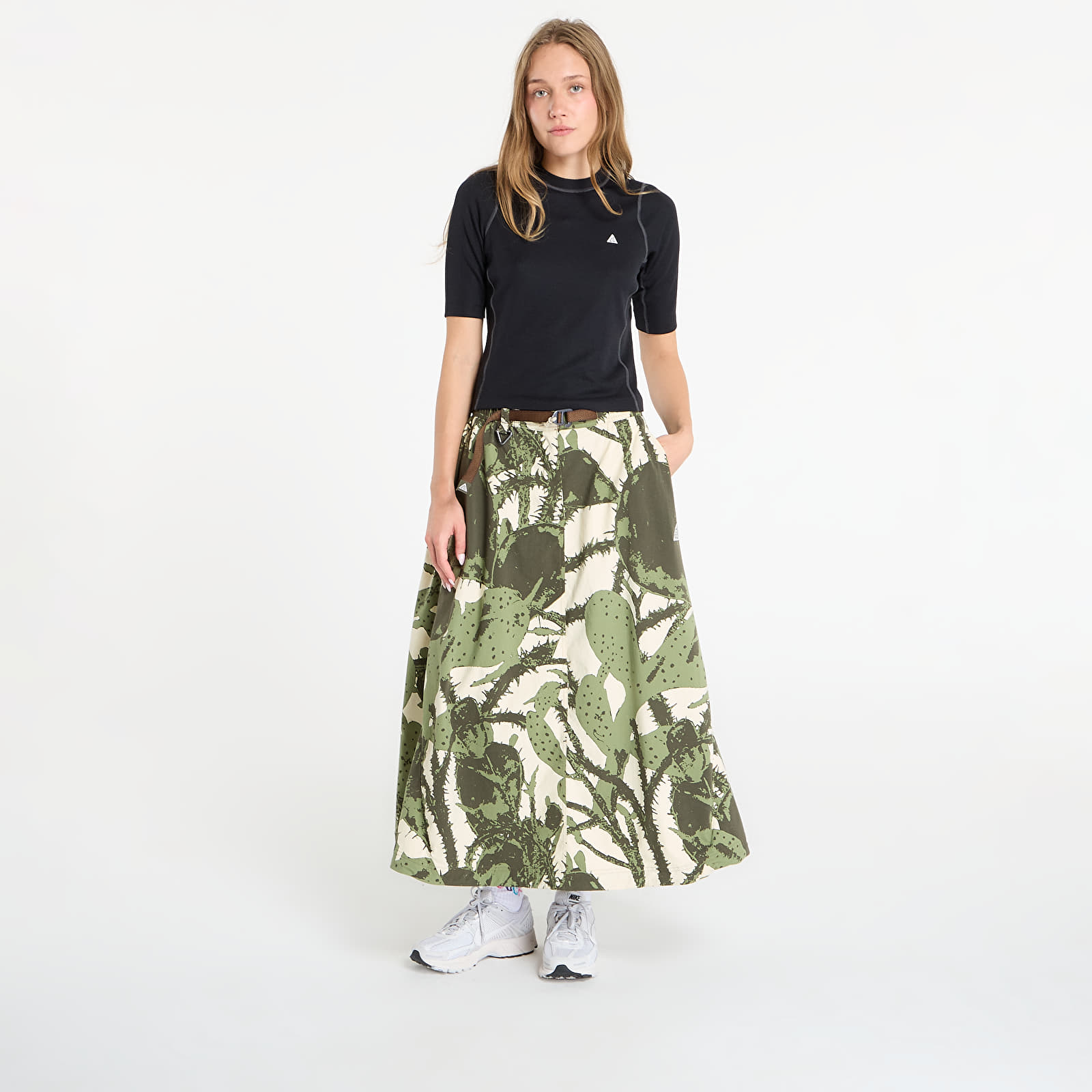 Saias de mulher Nike ACG "Smith Summit" Women's Skirt Lt Khaki/ Cargo Khaki/ Summit White
