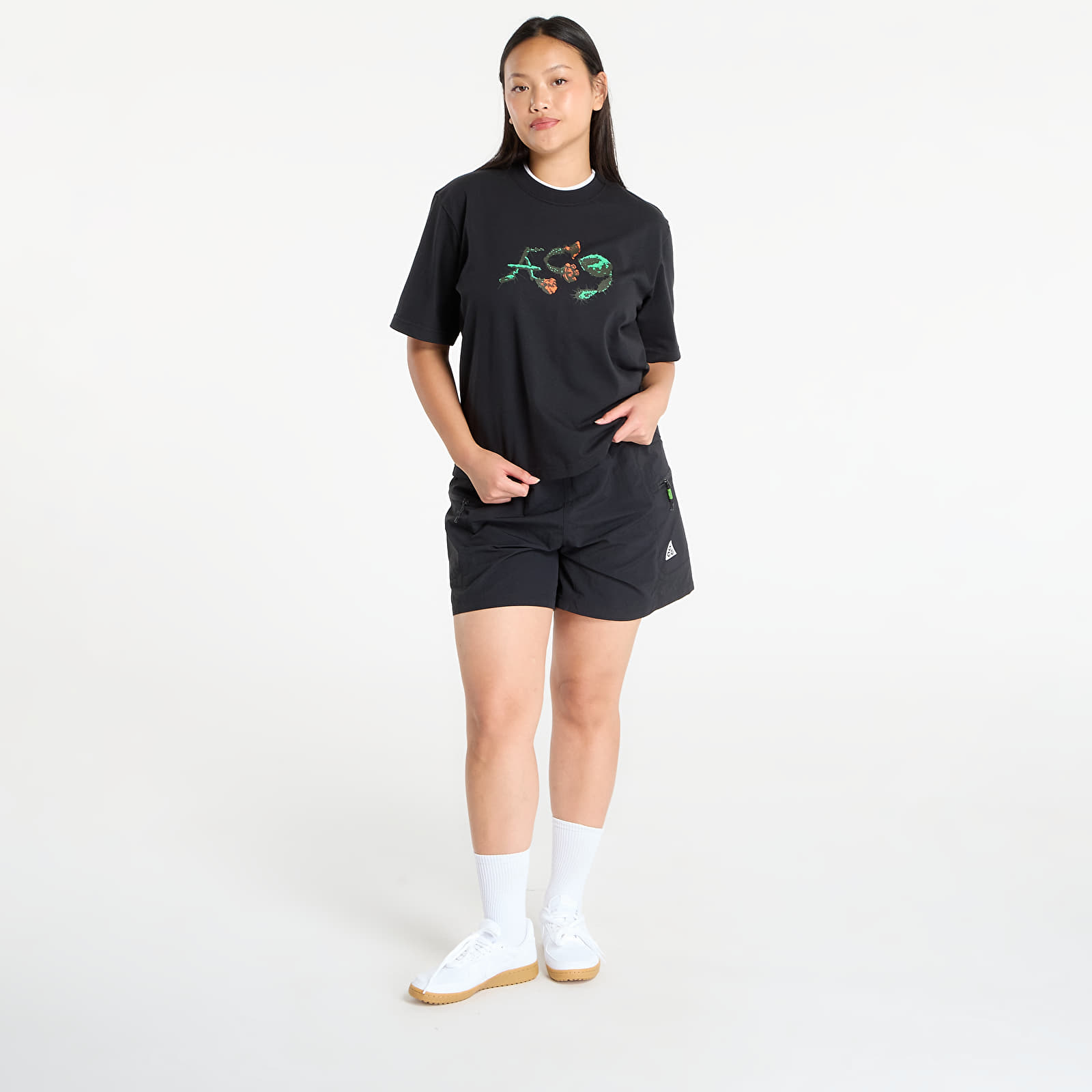 Women's T-shirts Nike ACG Women's Graphic T-Shirt Black