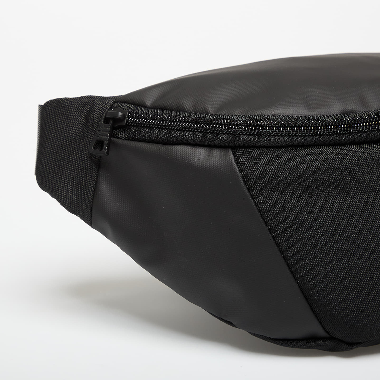 Men's Shoulder Bags EA7 Emporio Armani Train Core U Waistbag Black Beauty