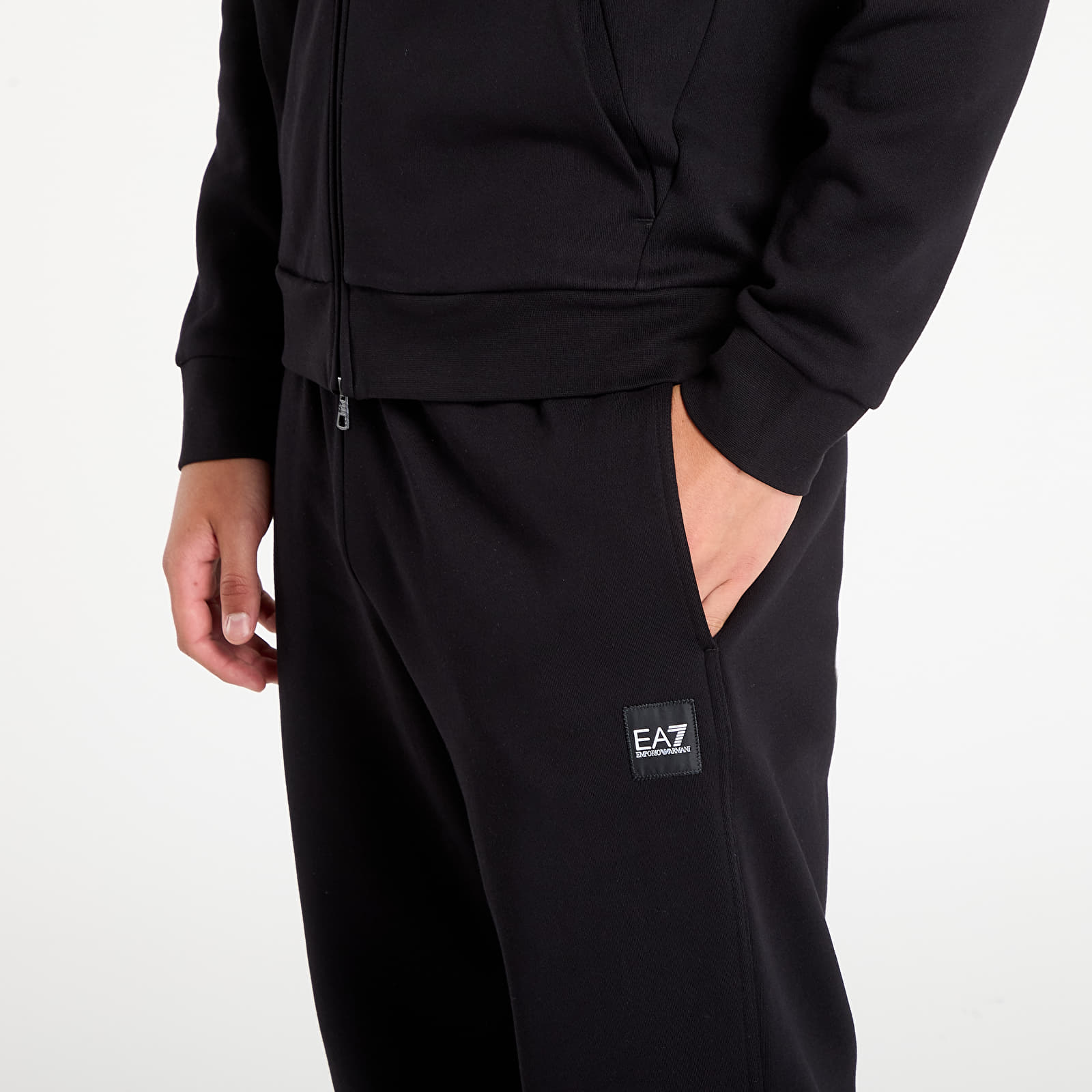 Hoodies and sweatshirts  EA7 Emporio Armani Train Visibility M T-Suit Hood Black / Cream