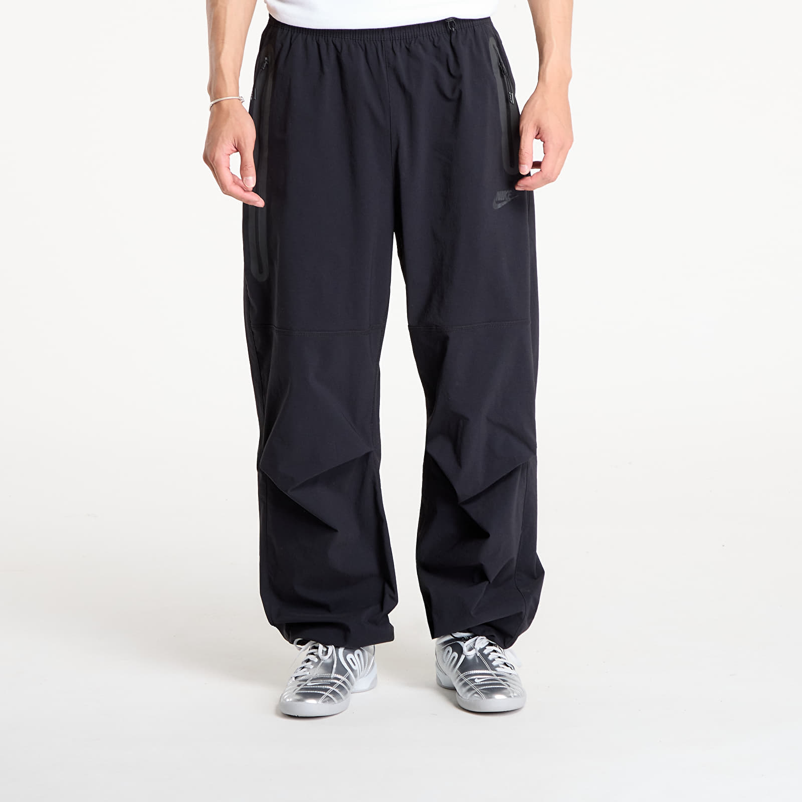 Men's trousers Nike Tech Men's Woven Oversized Pants Black/ Black/ Black
