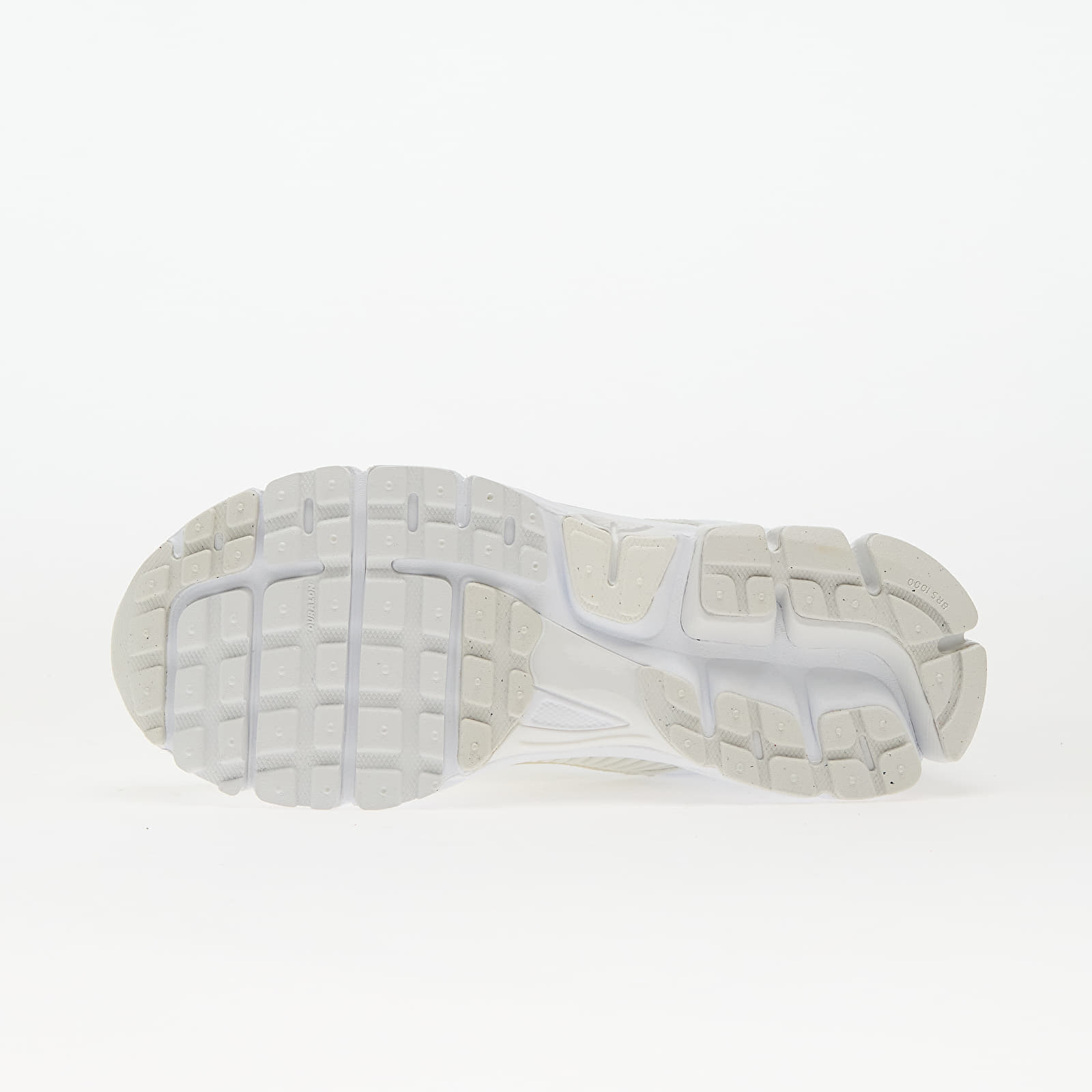 Sneakers och skor för kvinnor Nike W Zoom Vomero 5 SE White/ White-Platinum Tint-Summit White-Black