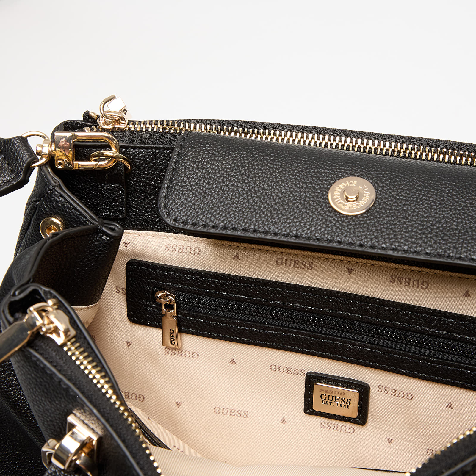 Damenhandtaschen GUESS Calebra Hobo Status Satchel Black