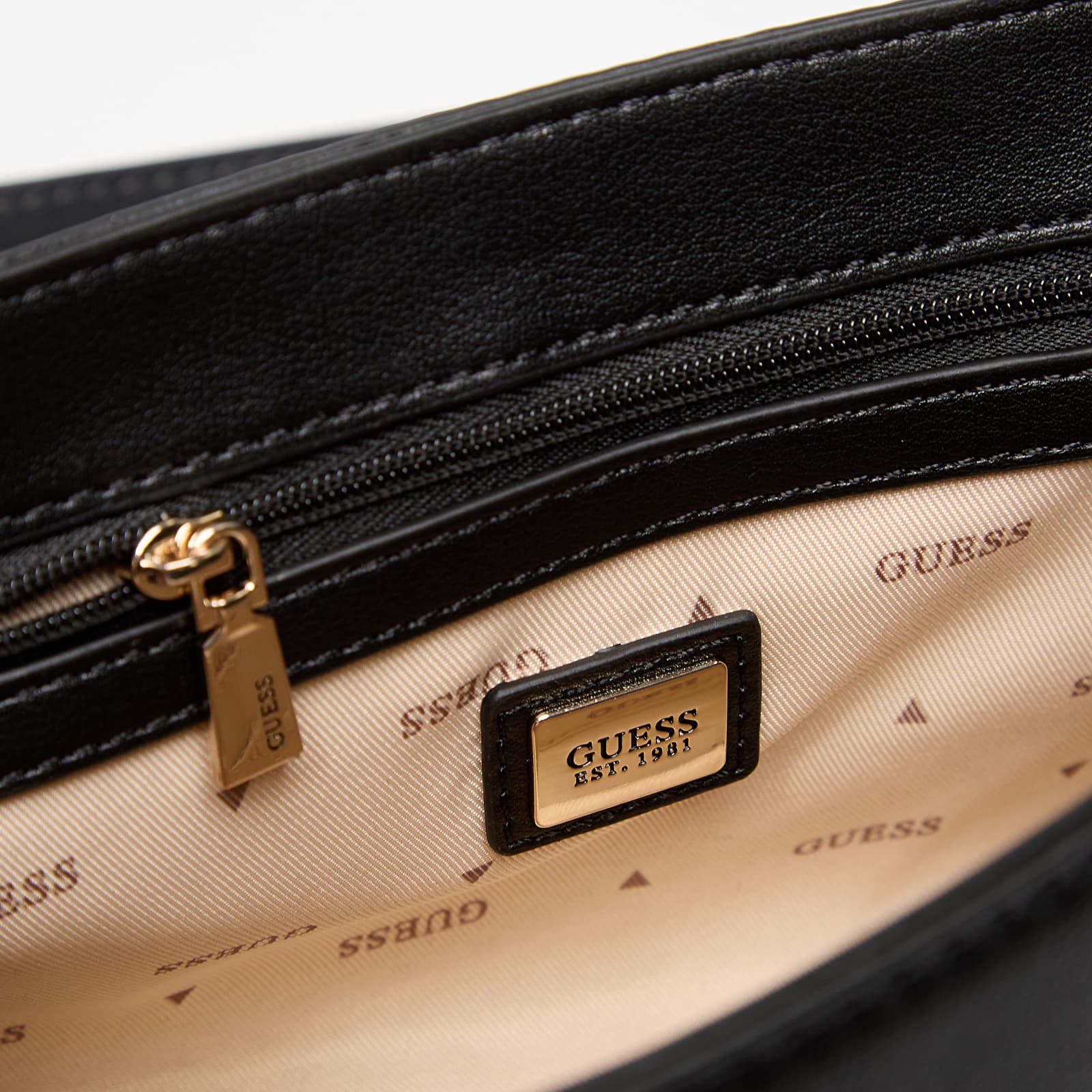 Naisten käsilaukut GUESS Lefia Flap Shoulder Bag Black
