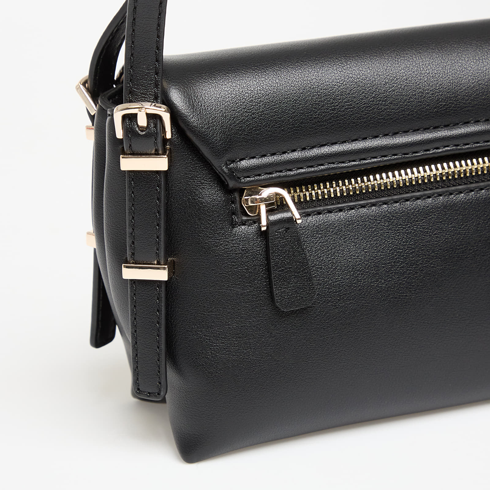 Naisten käsilaukut GUESS Lefia Flap Shoulder Bag Black