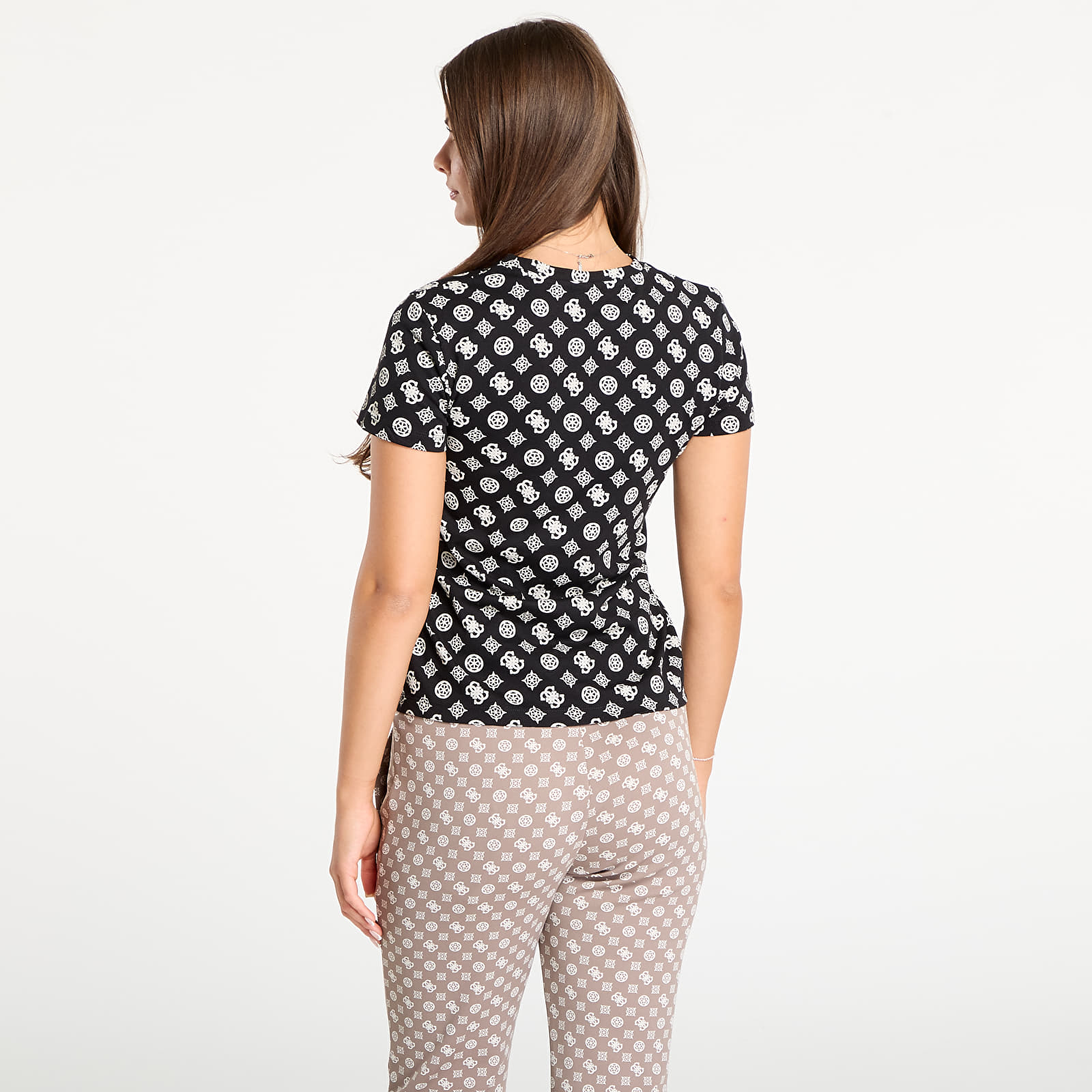 T-Shirts Frau GUESS Gloria Peony Ss T-Shirt Black