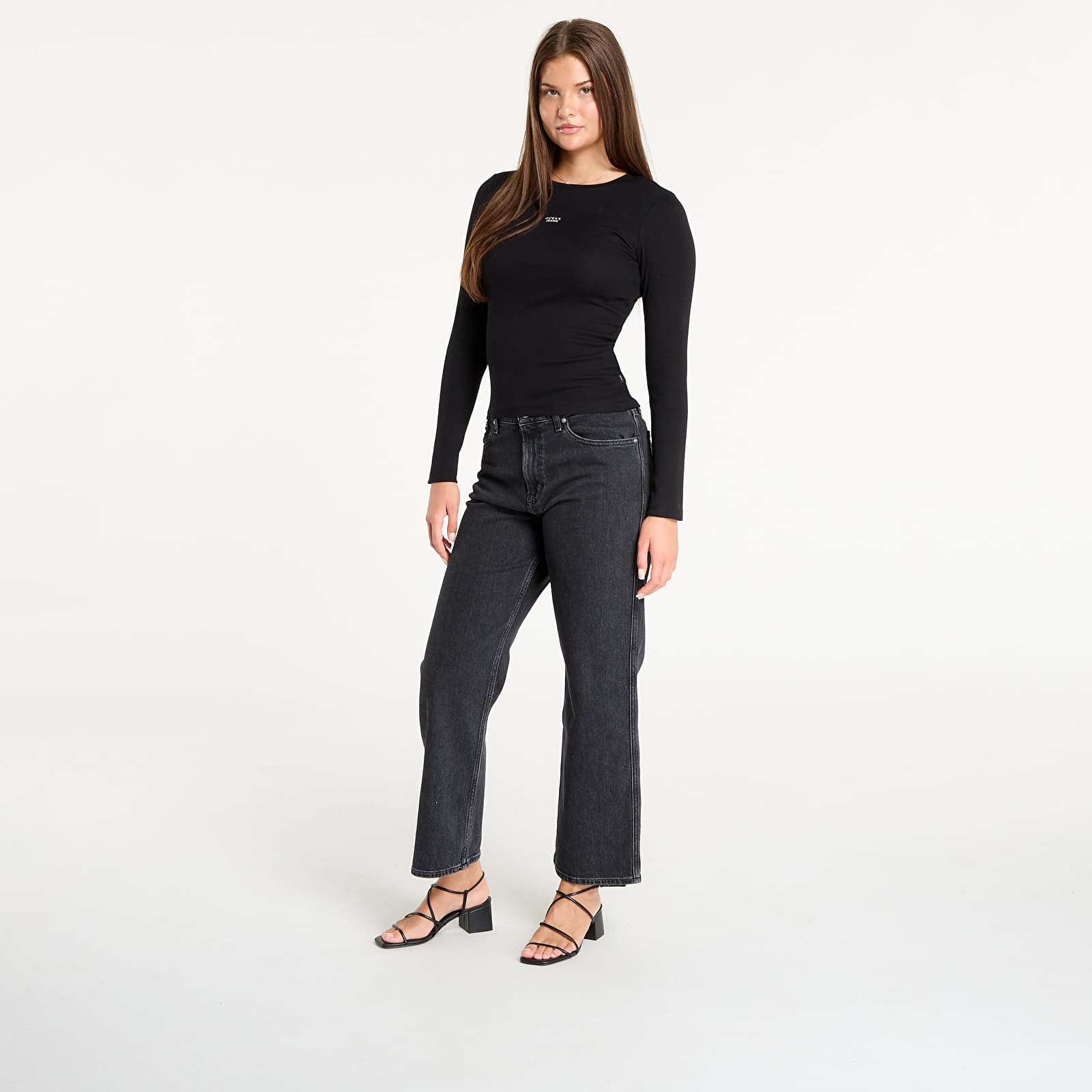 Camisetas de mujer Guess Jeans Ls Cn Embro Slim Black