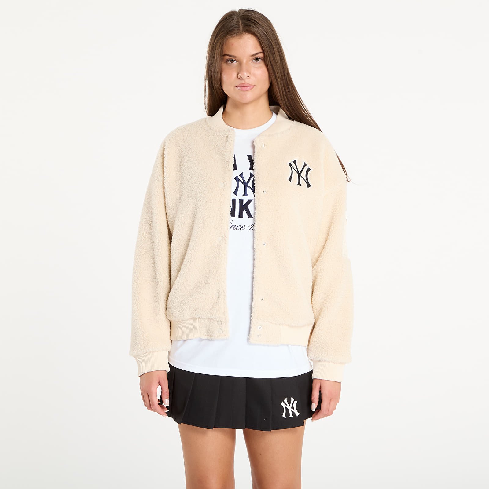 Chaquetas de mujer New Era MLB Sherpa Bomber New York Yankees Light Cream