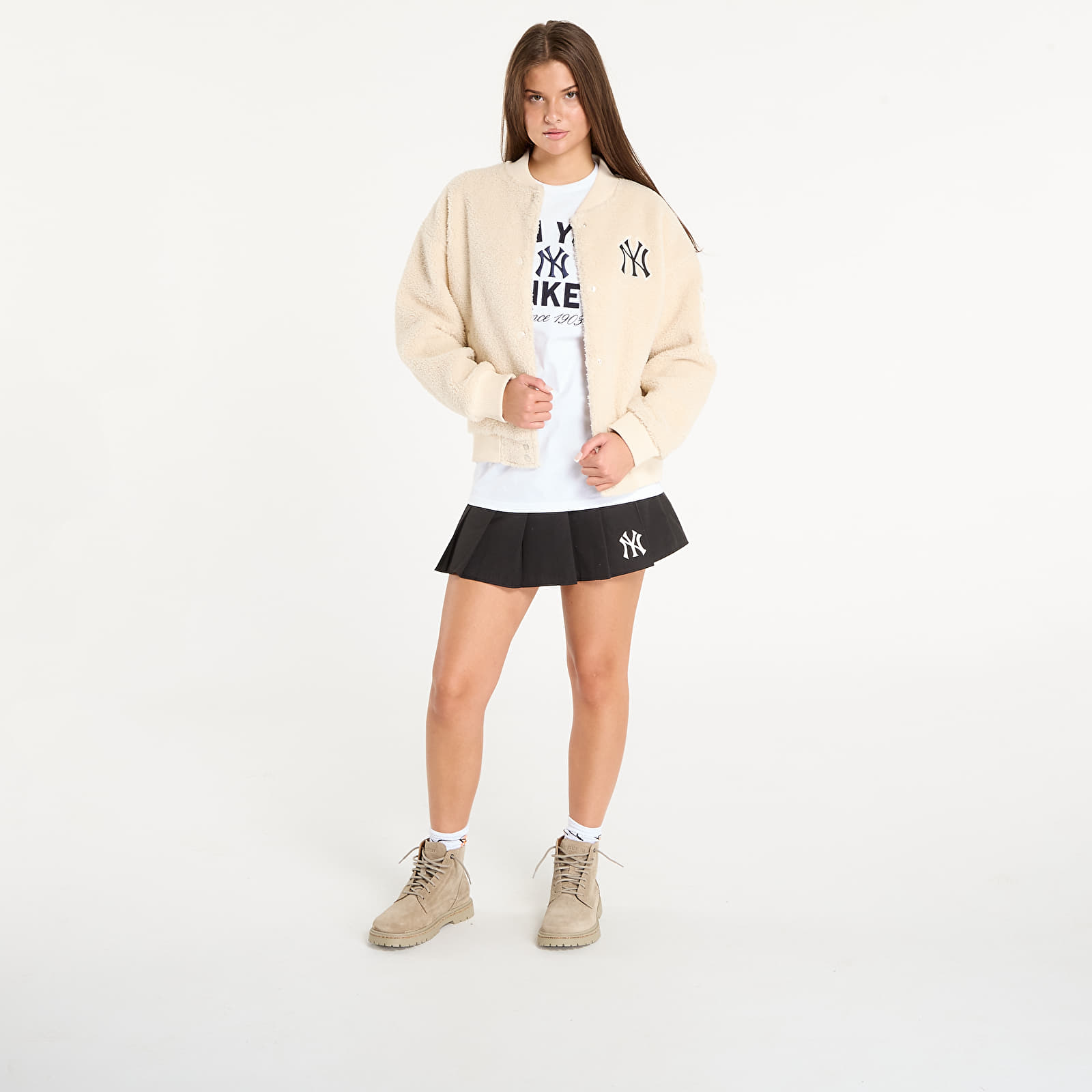 Chaquetas de mujer New Era MLB Sherpa Bomber New York Yankees Light Cream