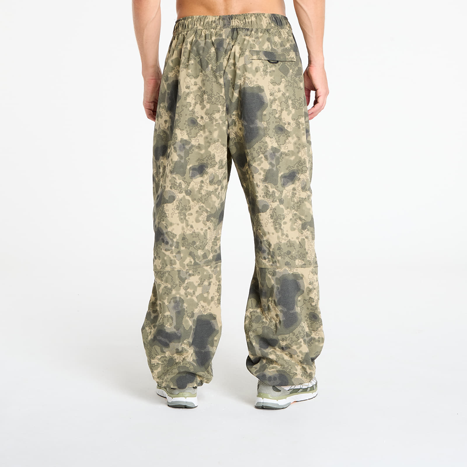 Ανδρικά παντελόνια Nike Tech Men's Dri-FIT Woven Camo Loose-Fit Pants Neutral Olive/ Black
