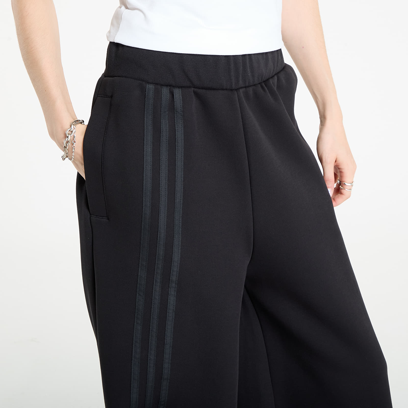 Γυναικεία παντελόνια  adidas Off Placed 3-Stripes Wide Pant Black
