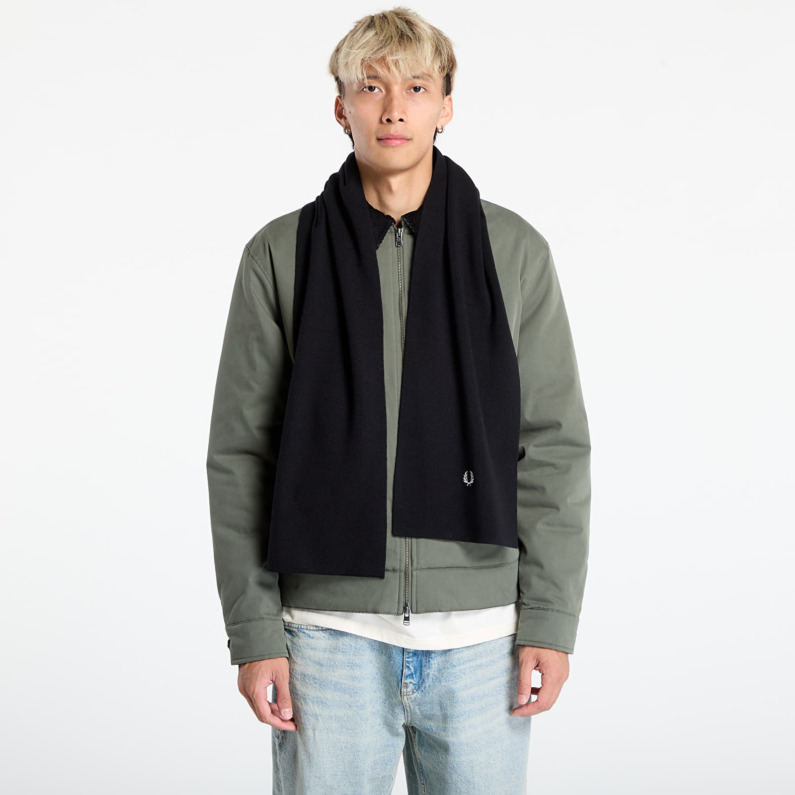 Heren sjaals FRED PERRY Classic Merino Wool Scarf Black/ Snow White