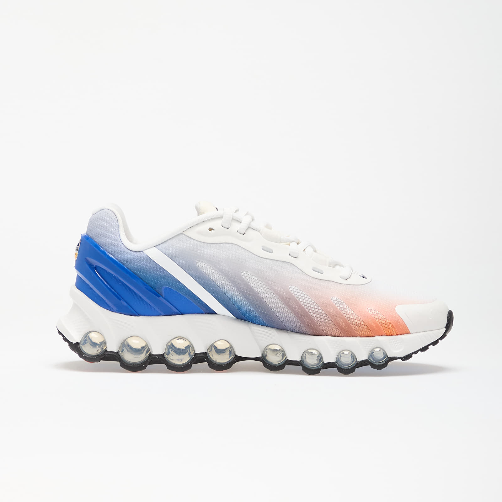 Herenschoenen Nike Air Max Dn8 Summit White/ Black-Safety Orange