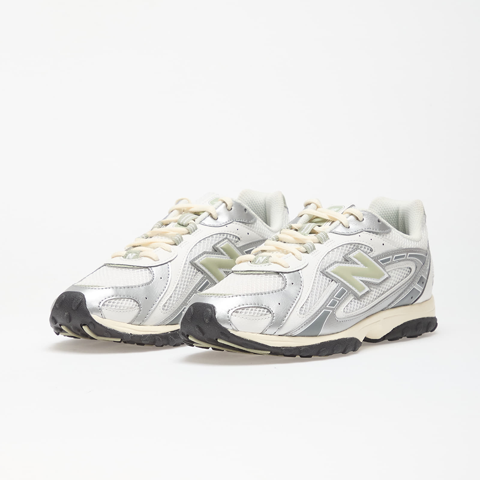 Herenschoenen New Balance 204 Silver Metallic