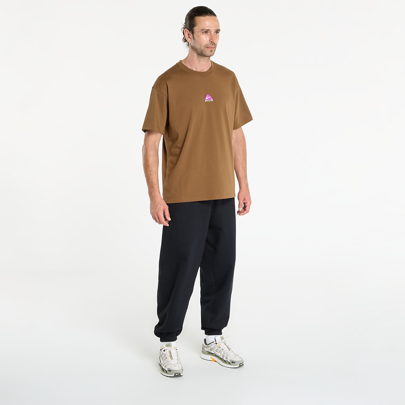 Férfi pólok Nike ACG Dri-FIT Men's T-Shirt Mosswood Brown