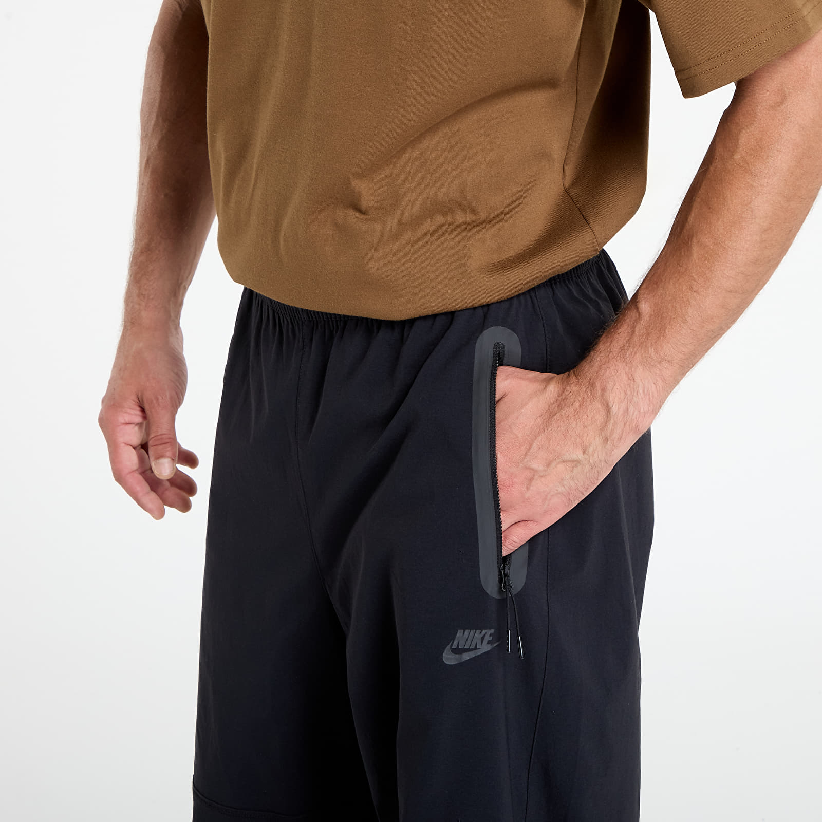 Pánské kalhoty Nike Tech Men's Woven Oversized Pants Black/ Black/ Black