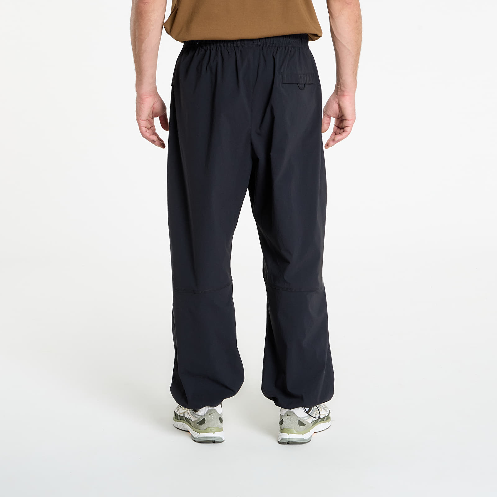 Pánské kalhoty Nike Tech Men's Woven Oversized Pants Black/ Black/ Black