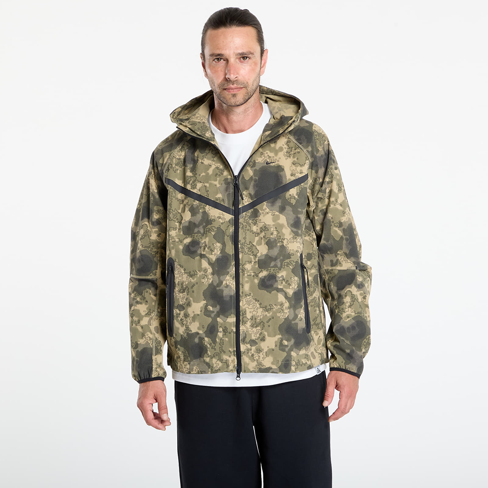 Windjacks voor heren Nike Tech Men's Dri-FIT Woven Camo Windrunner Jacket Neutral Olive/ Black