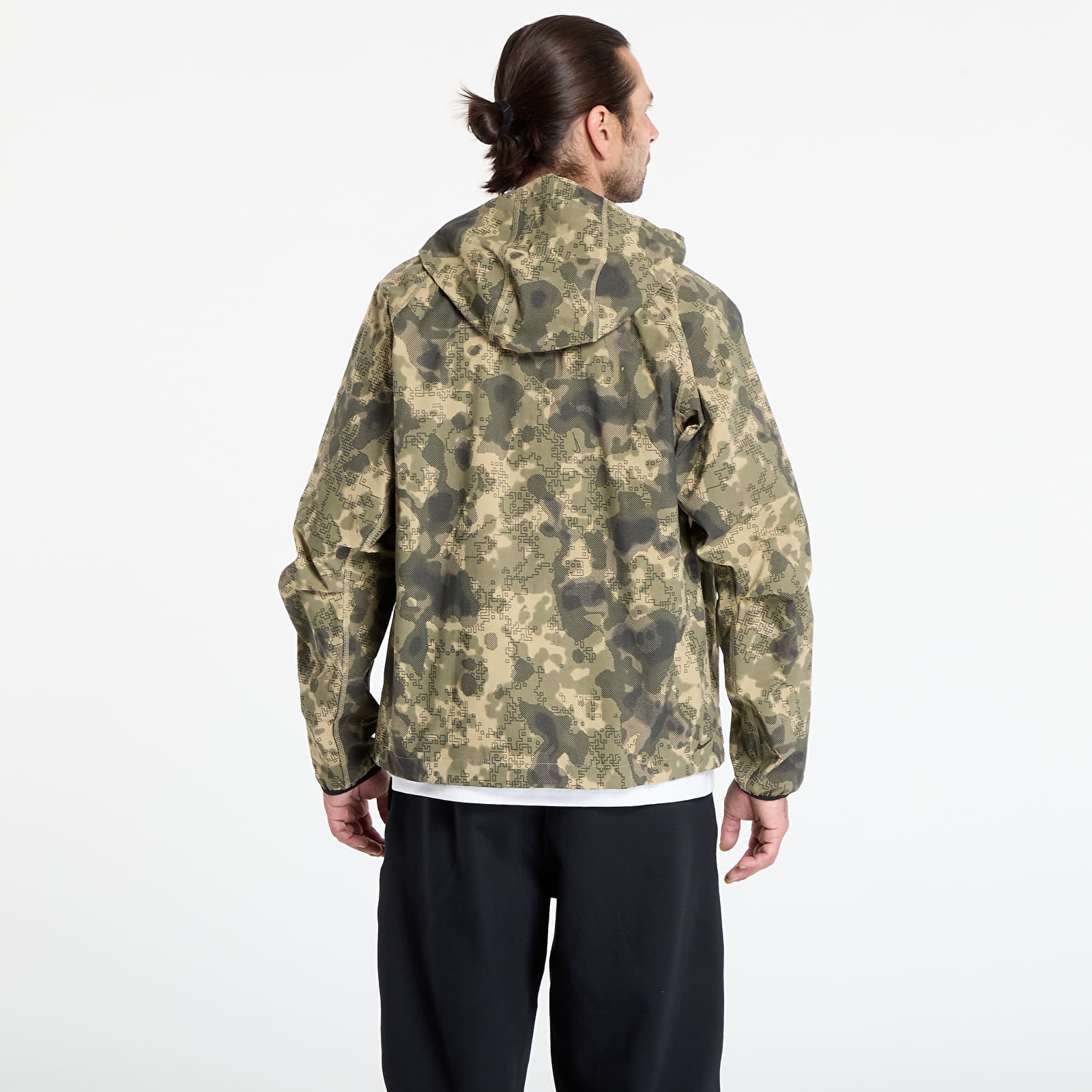Windjacks voor heren Nike Tech Men's Dri-FIT Woven Camo Windrunner Jacket Neutral Olive/ Black
