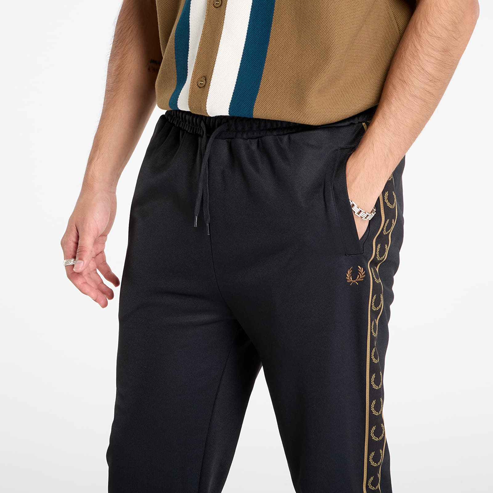 Broeken voor heren FRED PERRY Contrast Tape Track Pant Black/ Shadedston