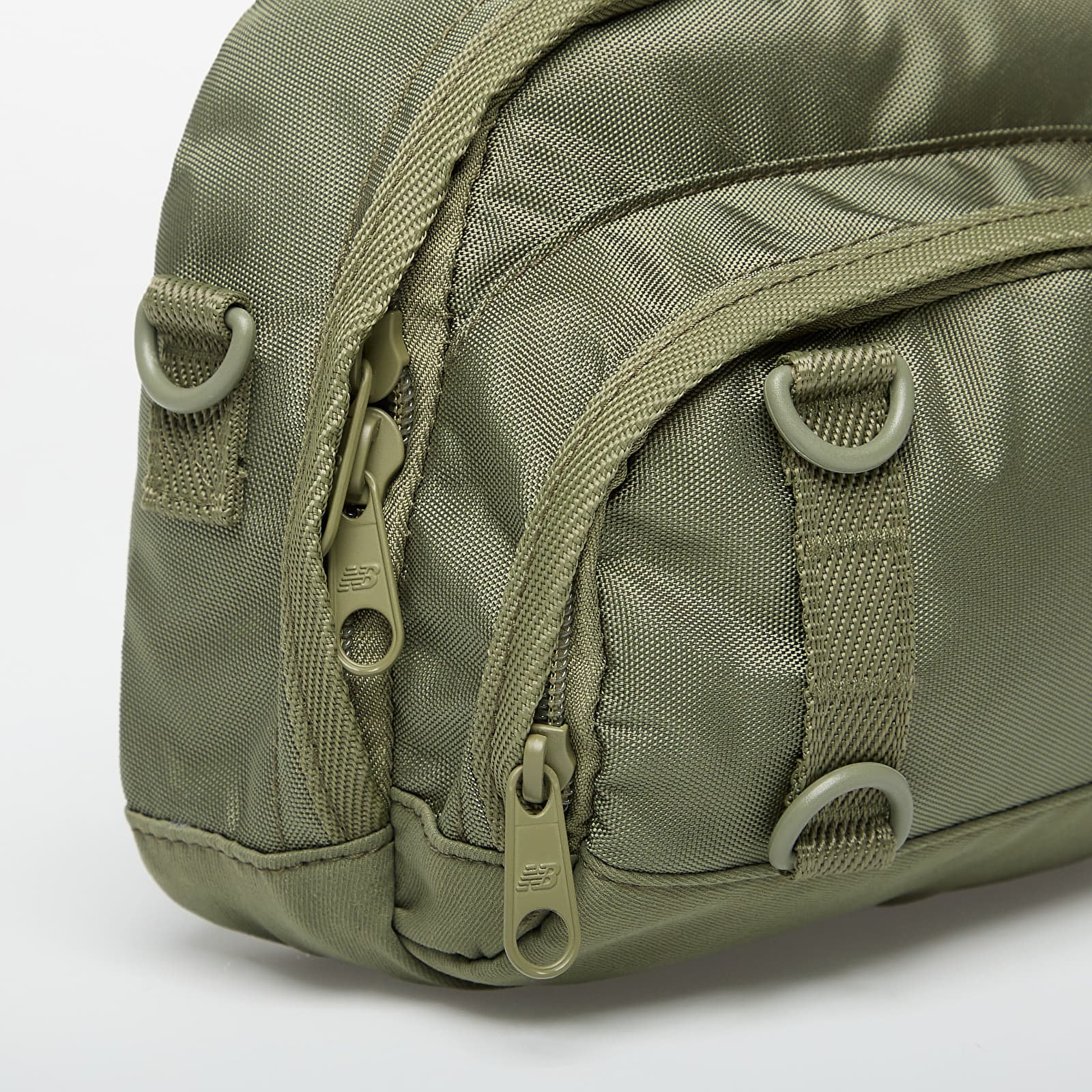Schoudertassen voor mannen New Balance Athletics Sling Bag Dark Olive