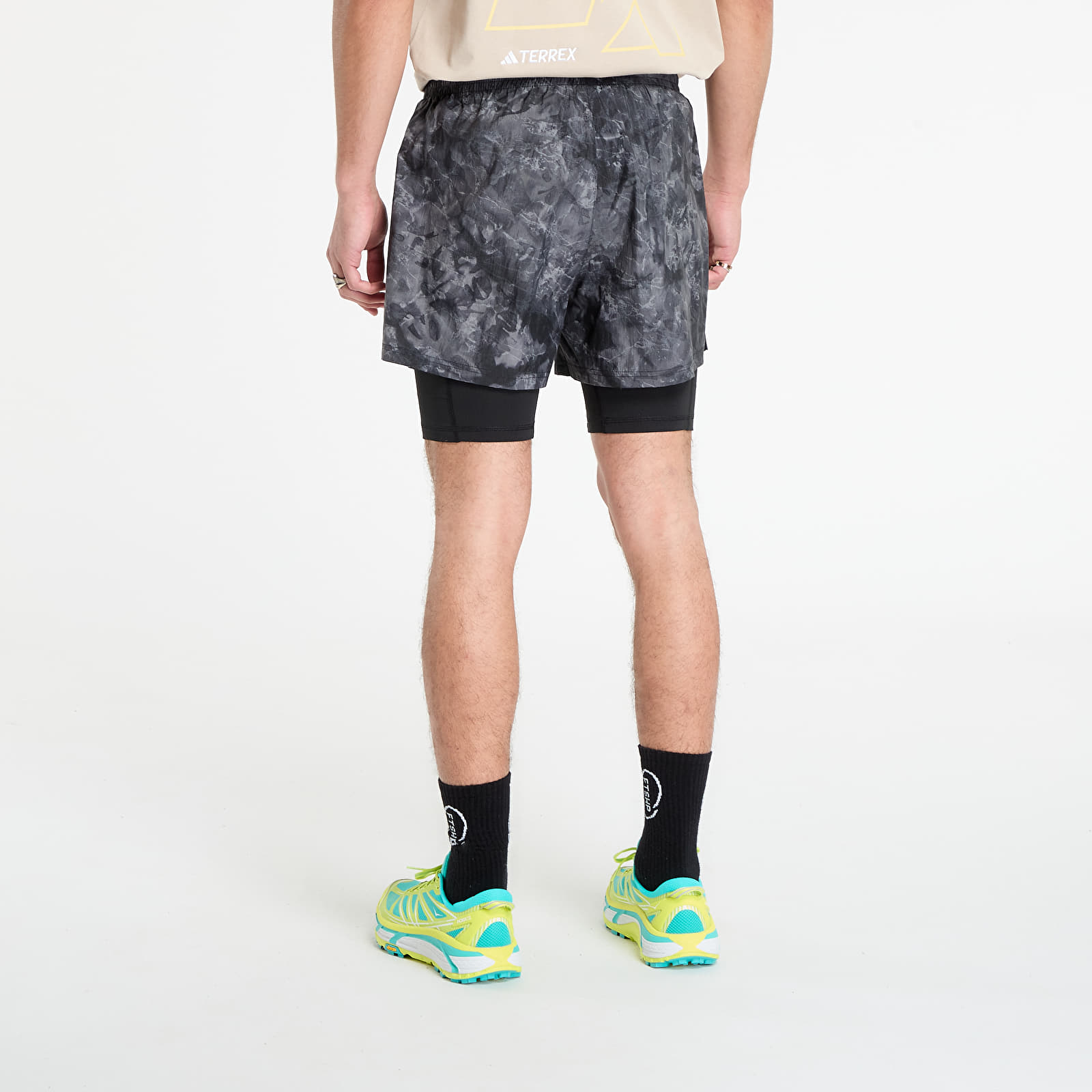 Мужские шорты adidas Own The Run Spray Dye 2-In-1 Short Grey Four/ Black