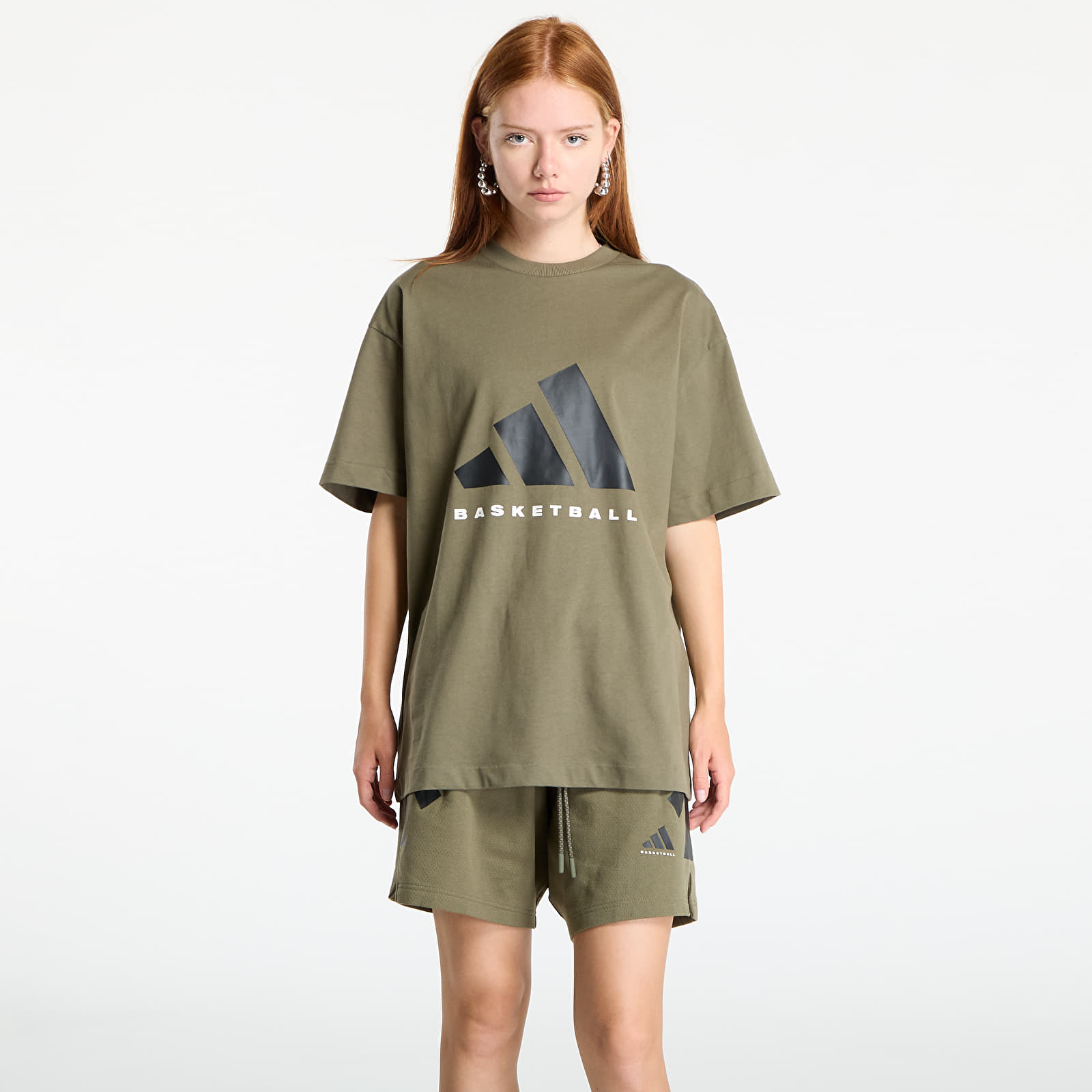 T-skjorter for menn adidas Basketball T-Shirt UNISEX Olive Strata