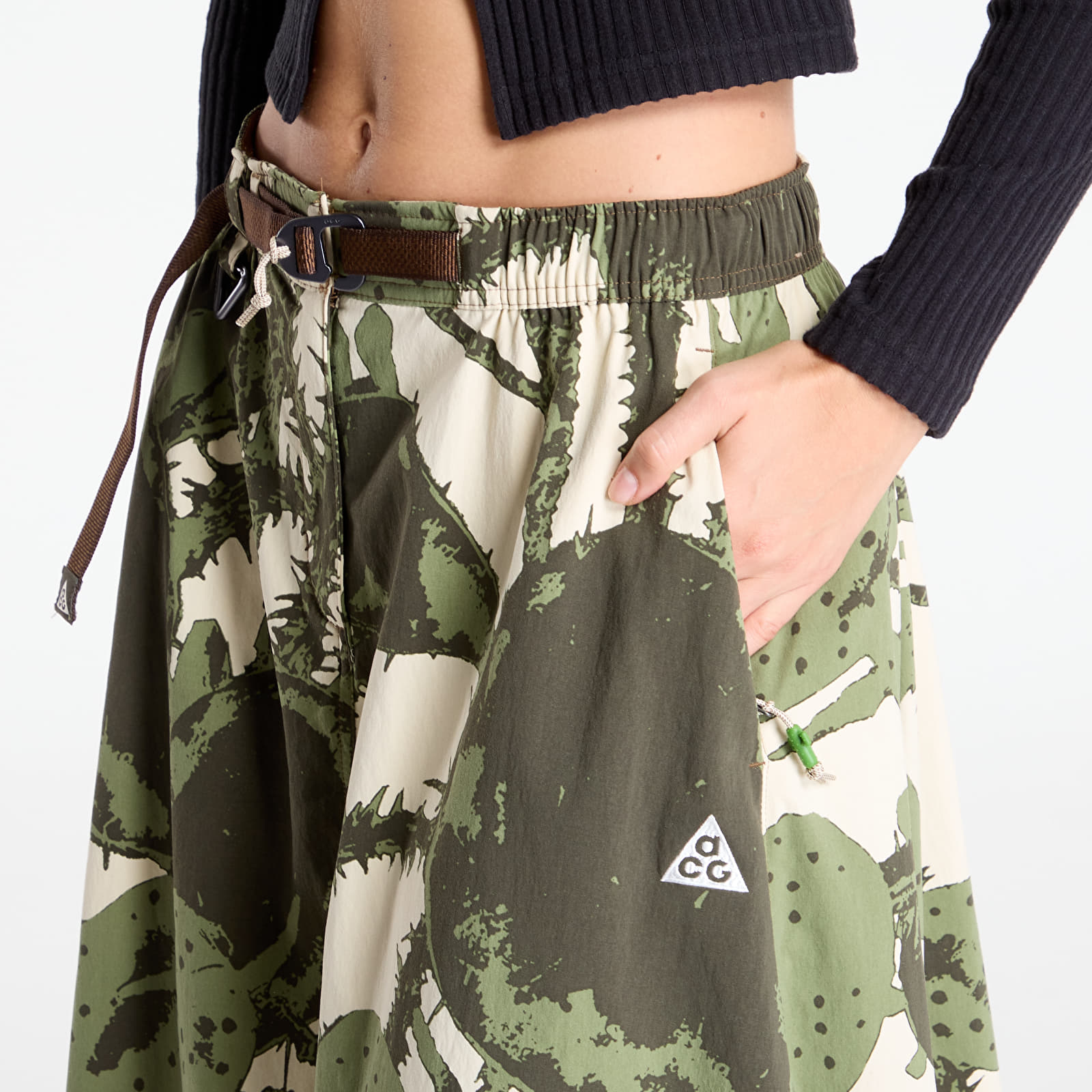 Жіночі спідниці Nike ACG "Smith Summit" Women's Skirt Lt Khaki/ Cargo Khaki/ Summit White