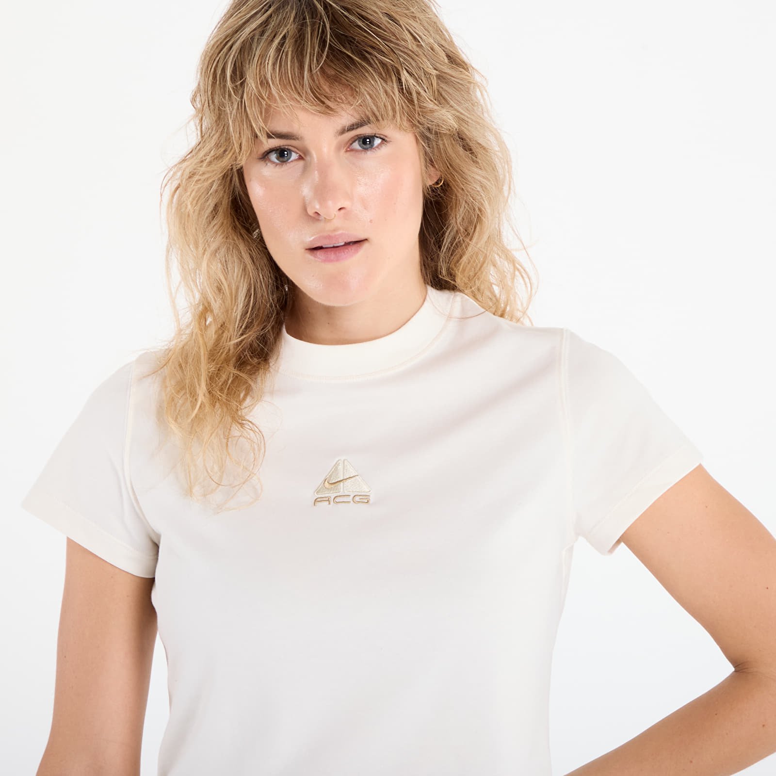 Футболки Nike ACG Women's Dri-FIT Short-Sleeve T-Shirt Pale Ivory/ Lt Khaki/ Parachute Beige
