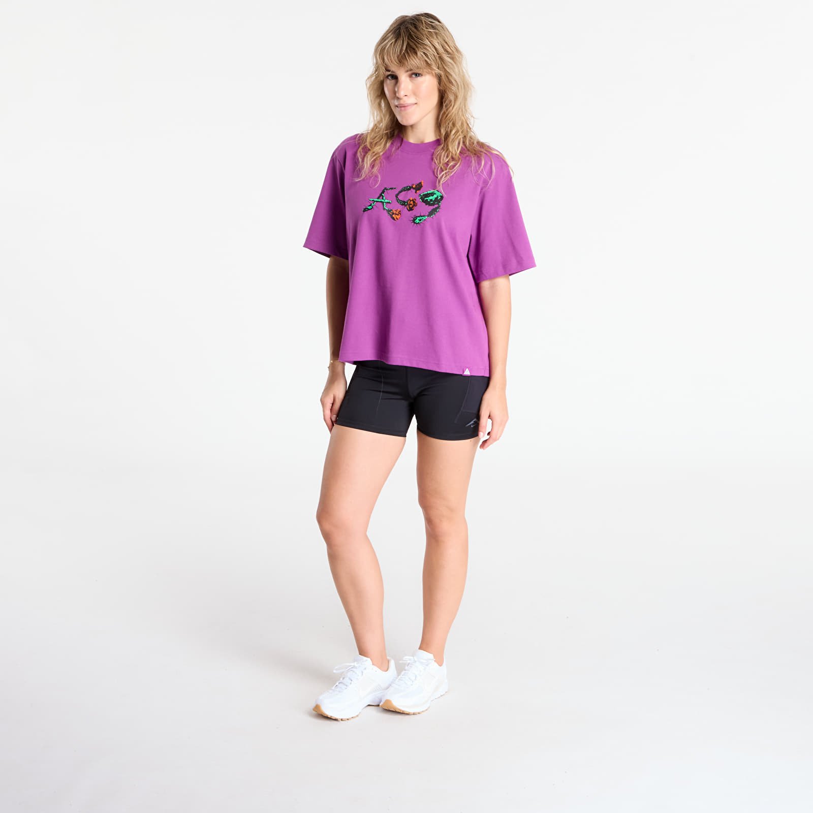 T-Shirts Frau Nike ACG Women's Graphic T-Shirt Bold Berry
