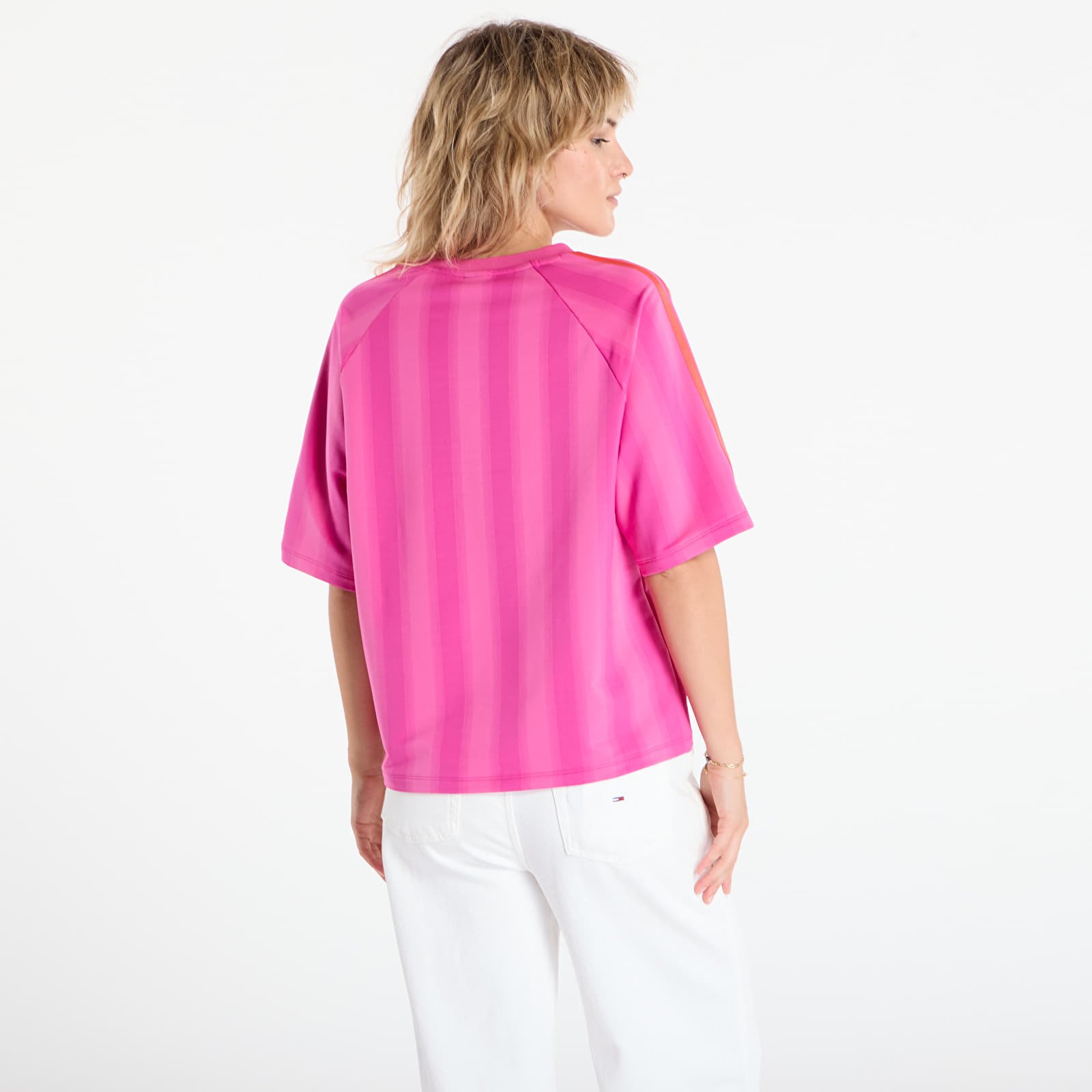 Sieviešu T-krekli adidas Linear Tee Semi Lucid Fuchsia