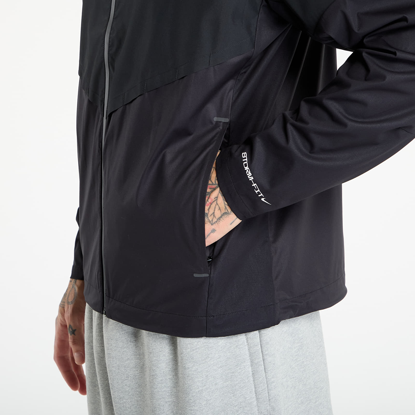 Pánské bundy Nike AeroSwift Men's Storm-FIT Aerogami Running Jacket Black/ Summit White