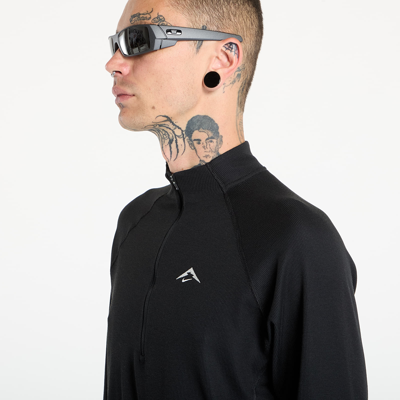 Чоловічі футболки Nike Trail Men's Dri-FIT 1/2-Zip Mid Layer Top Black/ Summit White