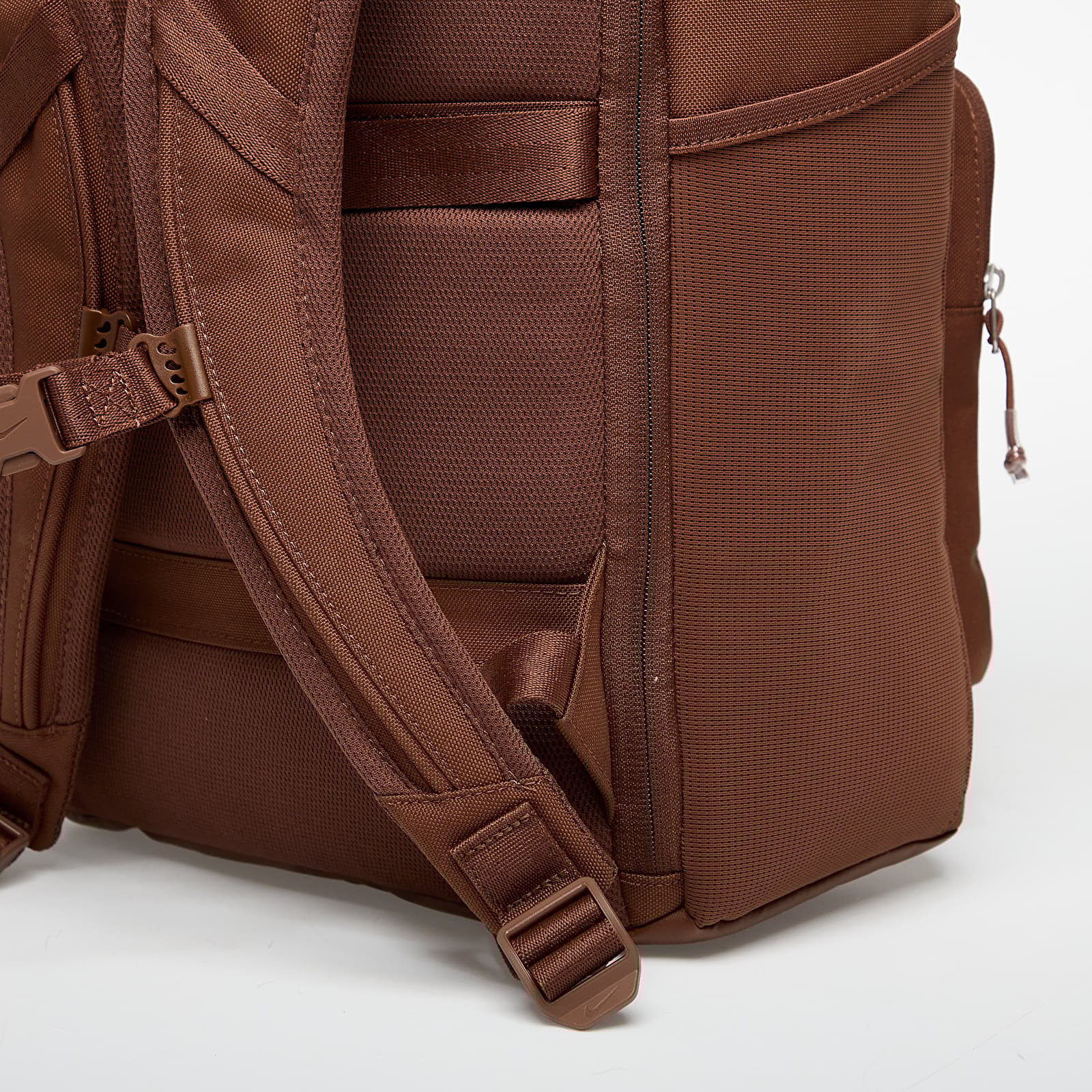 Muški ruksaci Nike Utility Speed Backpack (27L) Fauna Brown/ Fauna Brown/ Lt British Tan